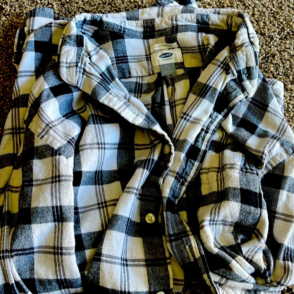 Old Navy Long sleeve flannel light weight!